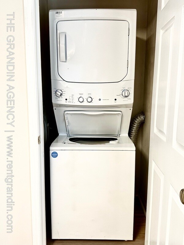 Foto del edificio - 102 Lakehurst Ave