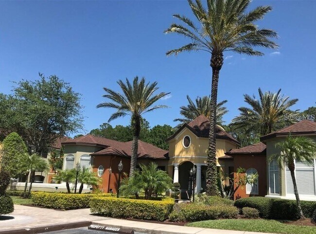 Foto del edificio - 725 Crest Pines Dr