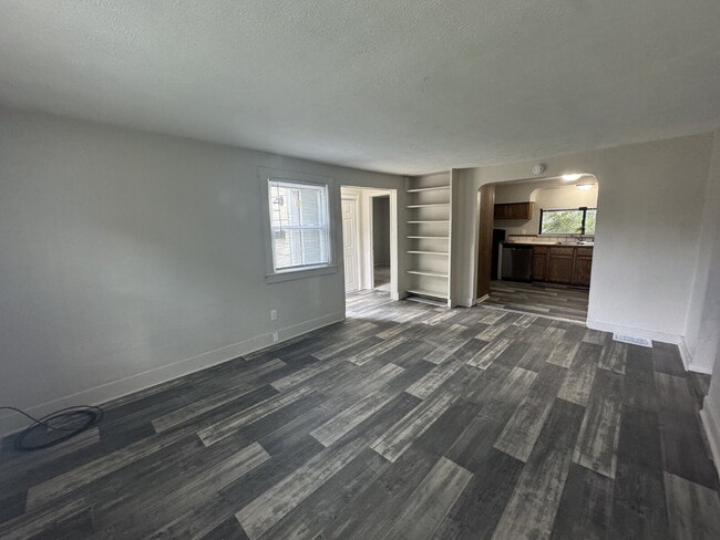 Building Photo - Park It Right Here — Spacious 2 Bed with Garage