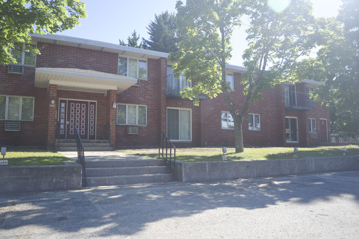 Primary Photo - East Shore Apartments