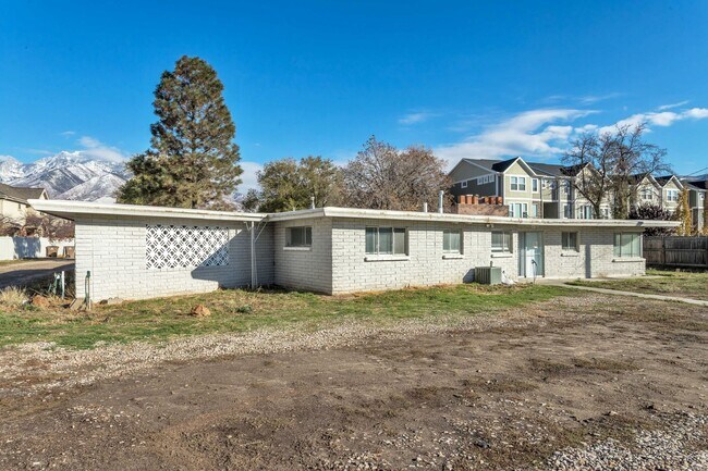 Building Photo - 13413 Minuteman Dr