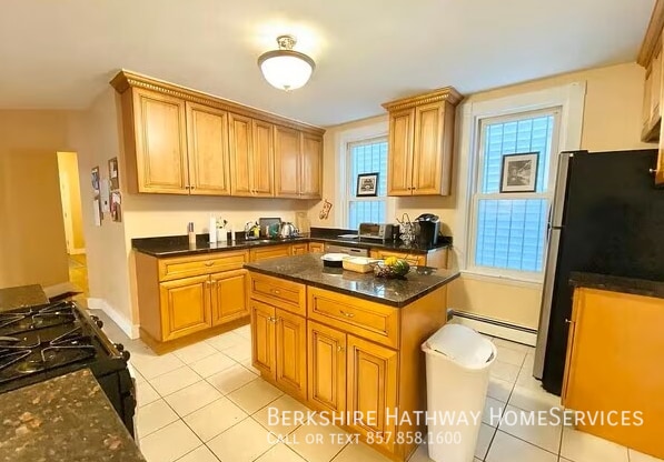 Building Photo - 6 Eldora St