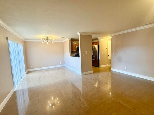 Foto del edificio - 2050 Oleander Blvd