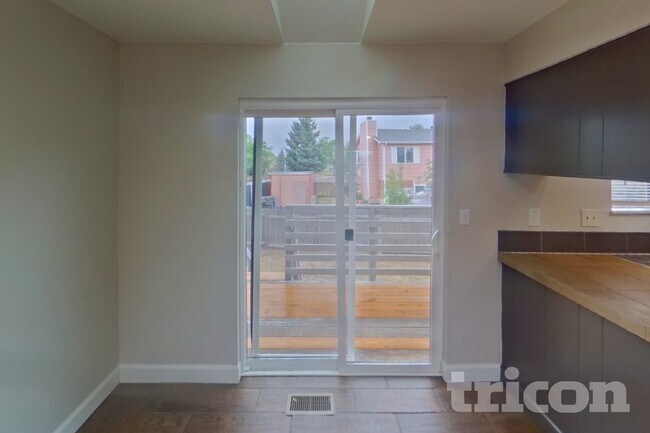 Foto del edificio - 1105 Jet Wing Dr