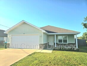 Building Photo - 3225 10 Acre Rd