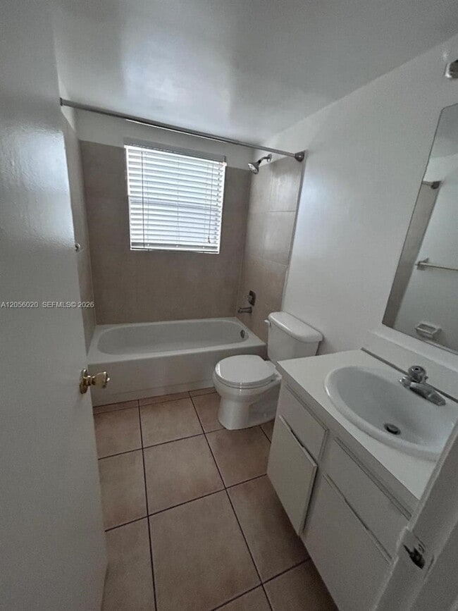 Building Photo - 3212 Coral Ridge Dr
