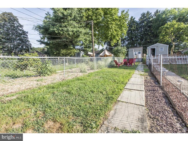 Yard - 34 E Broad St