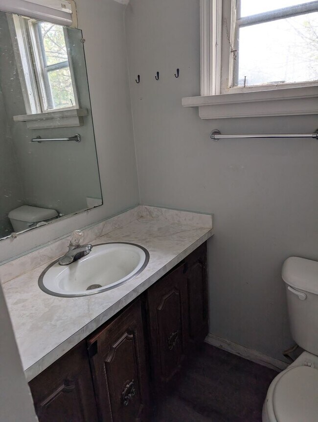 Foto del edificio - 604 Middlebury St