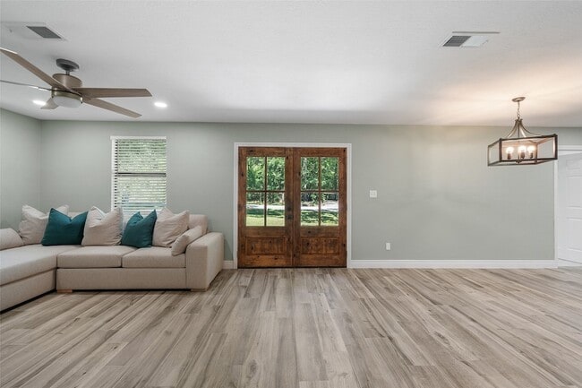 Foto del edificio - 4884 Holly Ln W