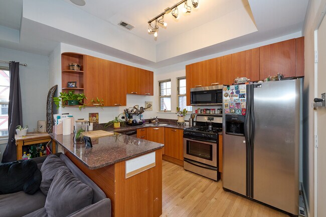 Foto del edificio - 5711 N Kimball Ave