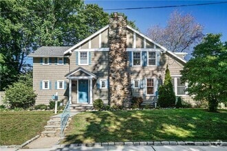 Building Photo - 437 Carroll Ave