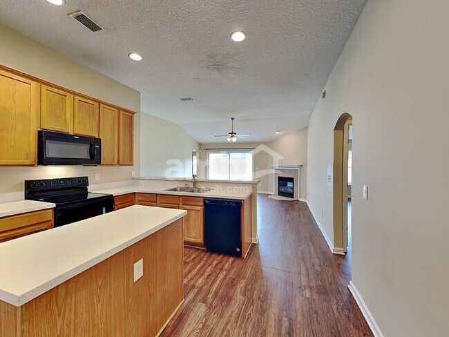 Foto del edificio - 9177 Prosperity Lake Dr
