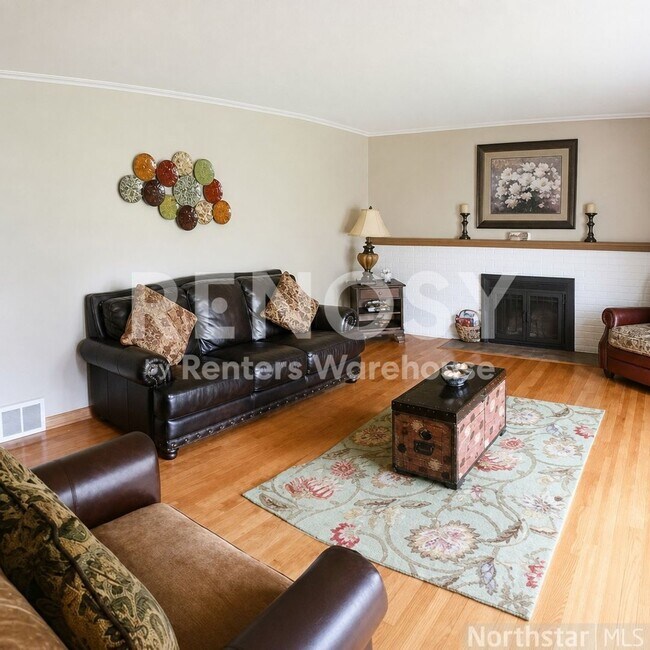 Foto del edificio - 3BD/1.5BA Home in Edina Available Now!