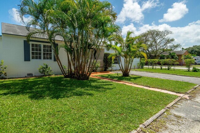 Foto del edificio - 518 W Palm St