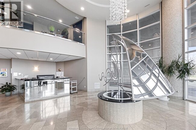 Photo du bâtiment - 1225 Riverside Dr W