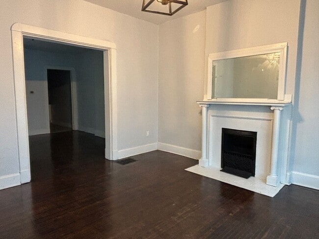 Building Photo - 330 N Arsenal Ave