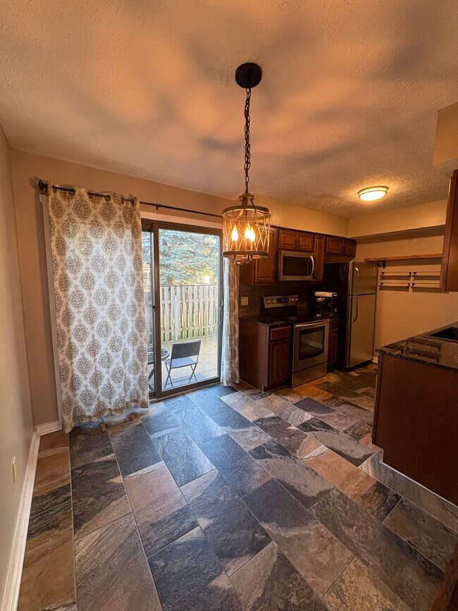 Foto del edificio - 331 Saint Andrews Dr