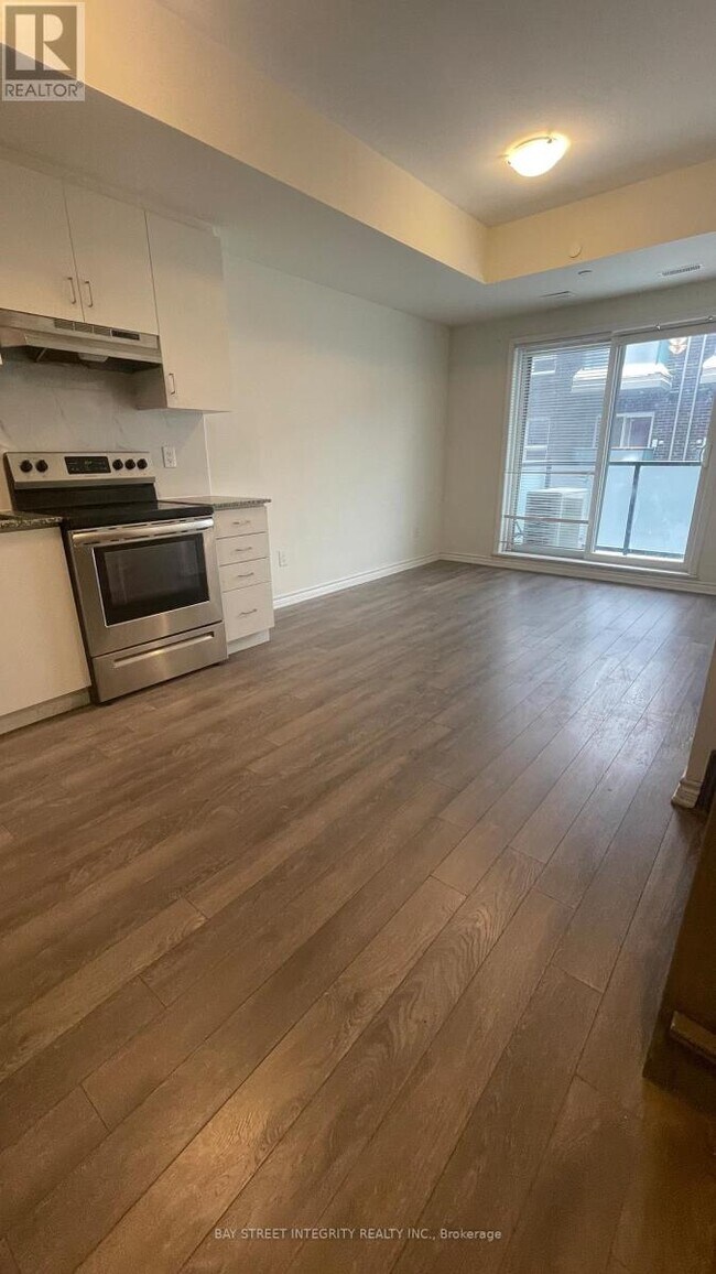 Photo du bâtiment - 2791 Eglinton Ave E