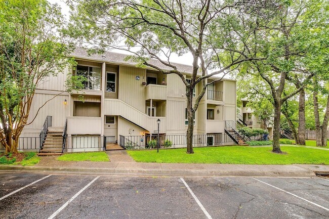 Foto del edificio - 390 Driftwood Ct