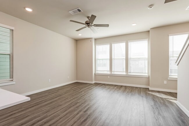 Building Photo - 18616 Whimsic Aly