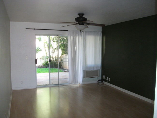 Foto del edificio - Unfurnished Ground Floor Southpointe Condo...