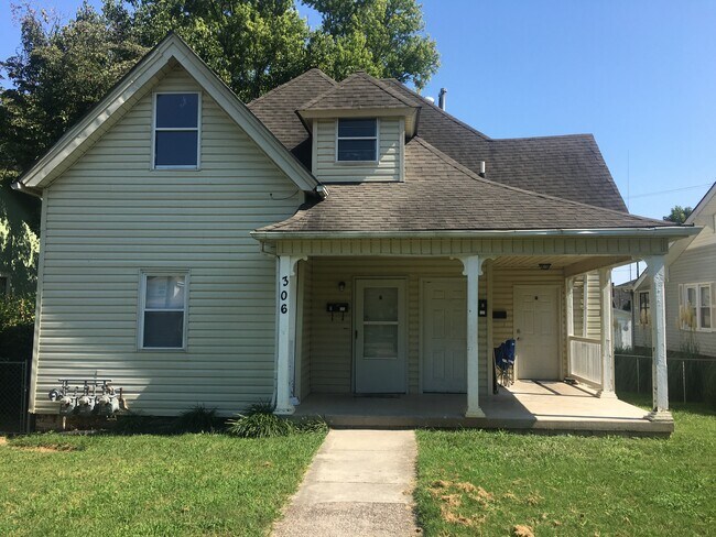 Foto del edificio - 306 E Burwell Ave