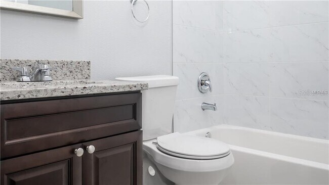 Foto del edificio - 401 Albatross Ct