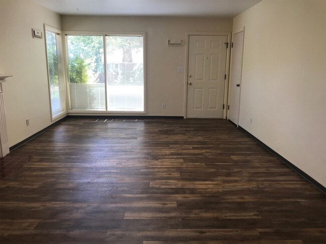 Building Photo - Charming South Eugene home near schools, s...