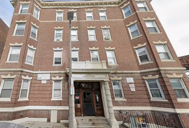 Foto principal - 126 Warren St