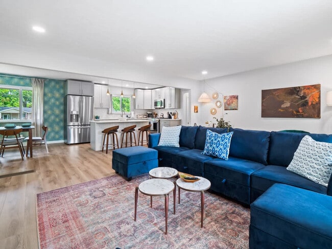 Foto del edificio - 8040 Strongsville Blvd