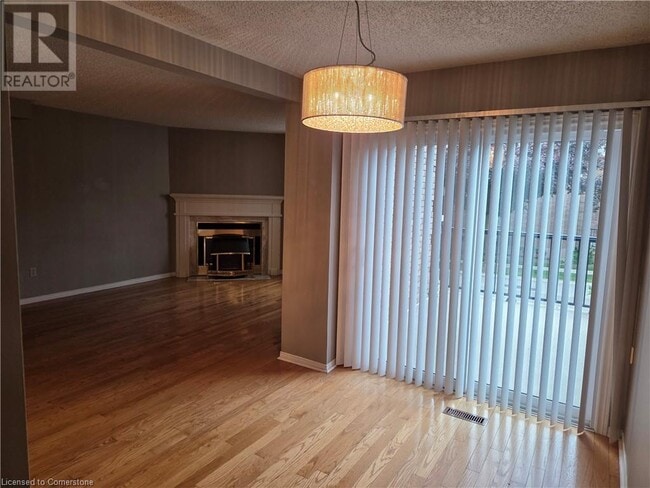 Building Photo - 38 Elora Dr