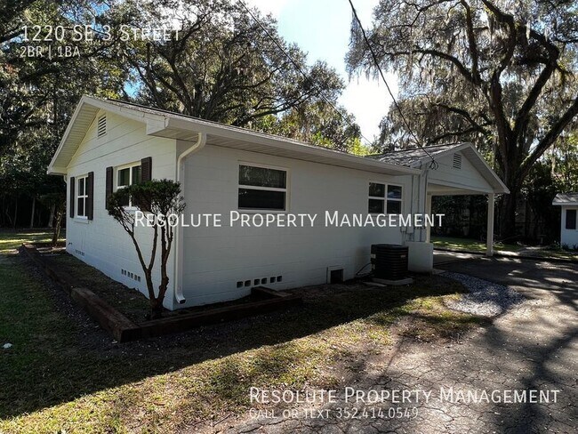 Building Photo - 2 Bedroom, 1 Bathroom Duplex