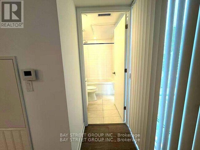 Building Photo - 18 Maitland Terrace