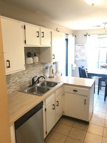 Foto del edificio - 18035 Royal Oak Ct