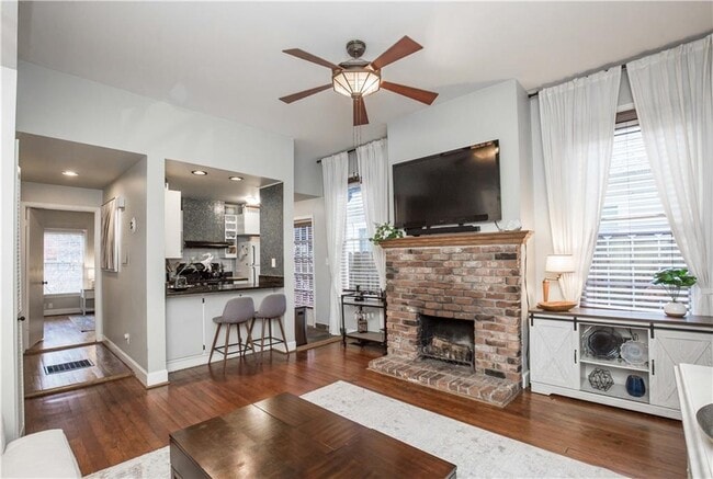 Building Photo - 952 Myrtle St NE