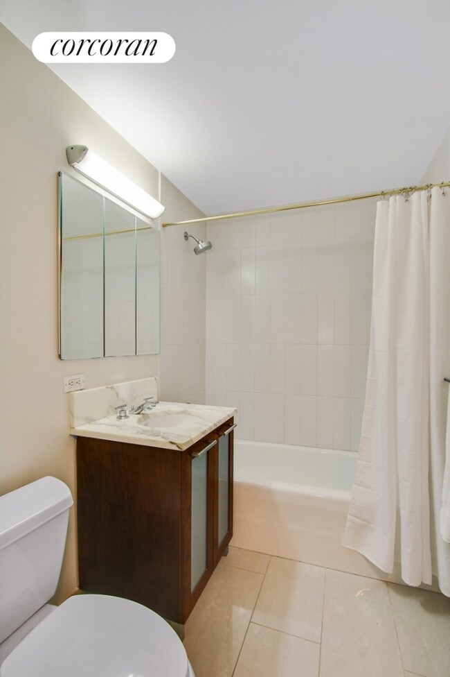 Foto del edificio - 121 E 23rd St