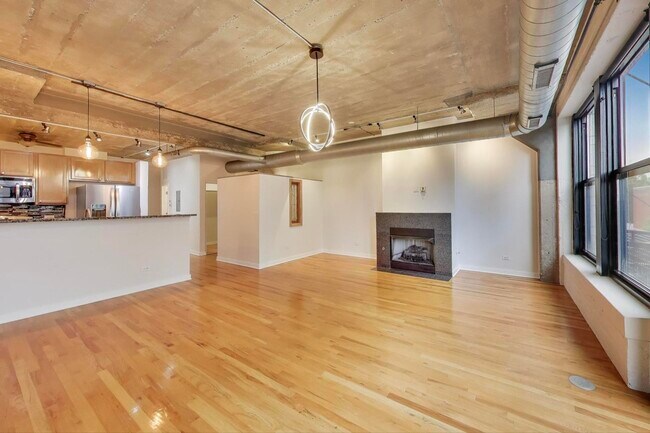 Foto del edificio - 1150 W 15th St