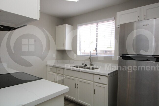 Foto del edificio - 9936 E Birchwood Ave