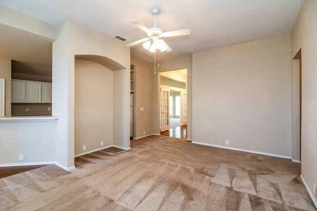 Foto del edificio - 10705 Camelot Dr