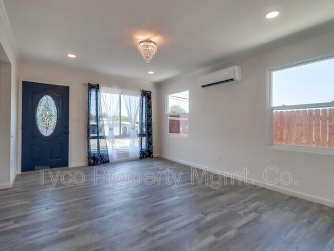 Foto del edificio - 3863 Gayle St
