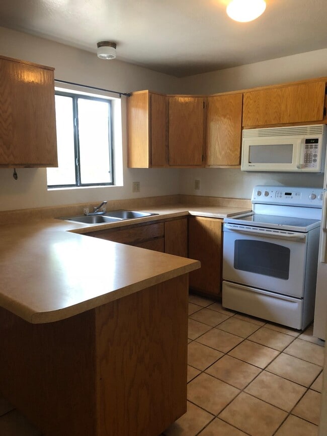 Building Photo - 136 E Paseo del Rio