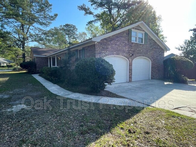 Building Photo - 2545 Greenridge Rd