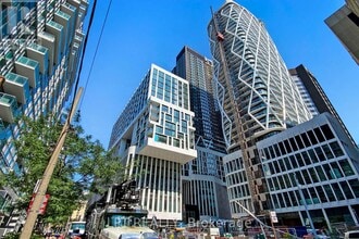 Building Photo - 238 Simcoe St
