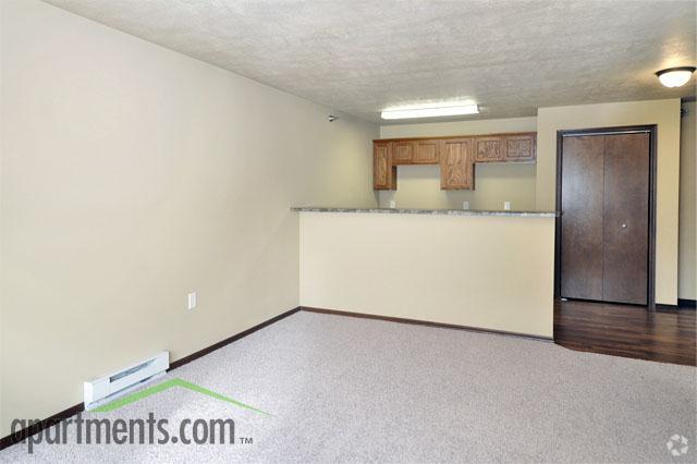 Living Room - Roosevelt Estates of Sioux Falls