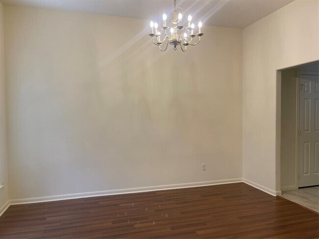 Building Photo - 12918 Stratford Heights Dr
