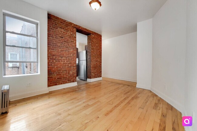 Building Photo - 174 W 137th St