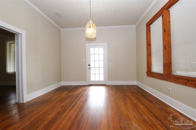 Building Photo - 301 N F St