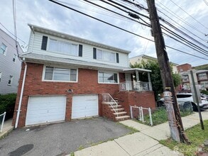 Building Photo - 304 Woodcliff Ave