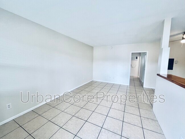 Building Photo - 115 7th Ave N