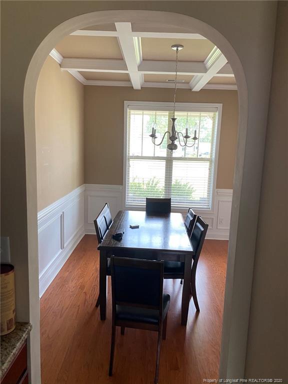 Building Photo - 557 Equestrian Way